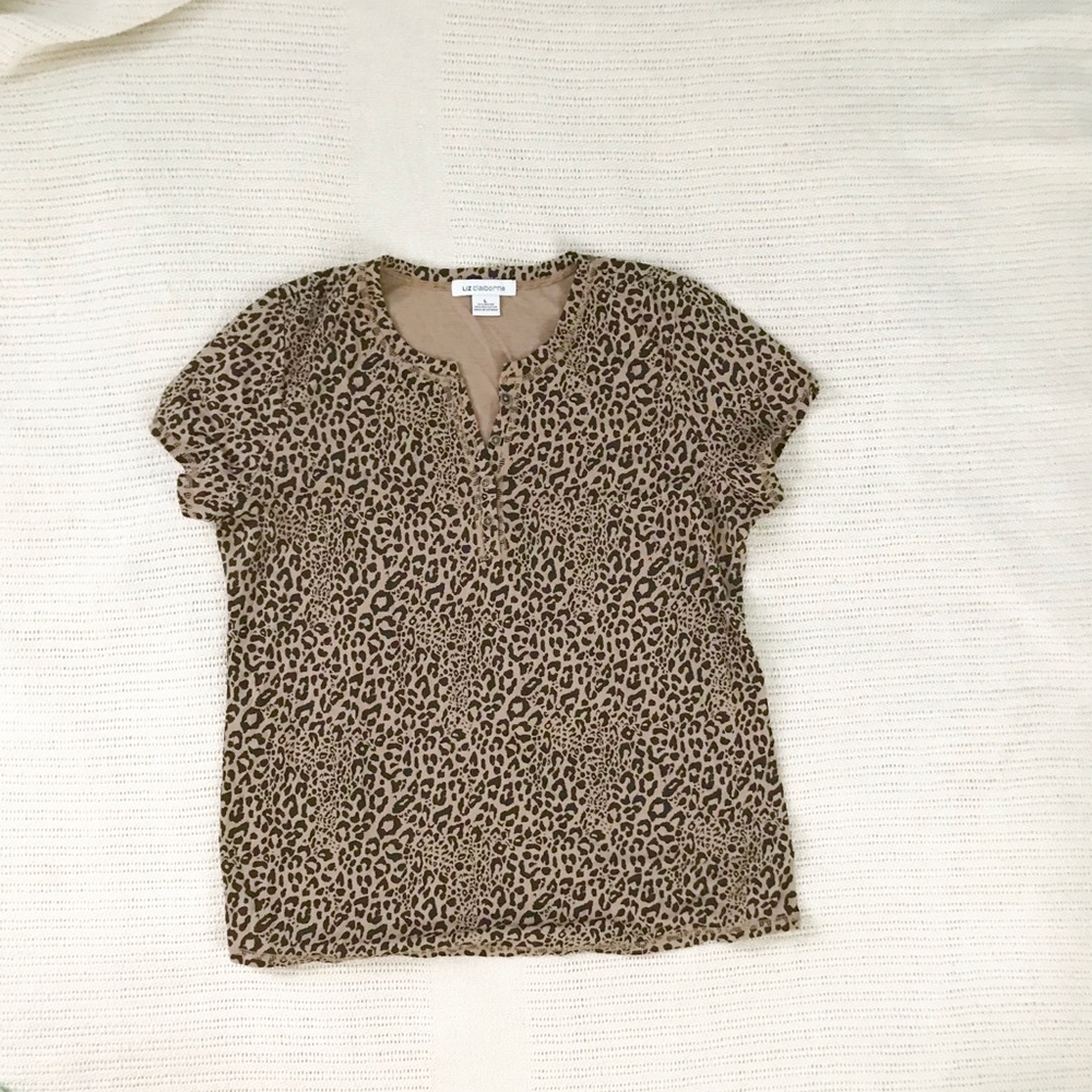 🌸 LIZ CLAIRBORNE V NECK CHEETAH PRINT